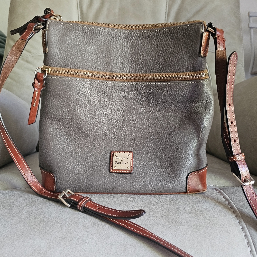 Dooney‎ and Bourke taupe gray pebble grain leather crossbody bag